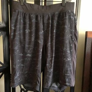 lululemon athletica T.H.E. Short 11" Linerless LG